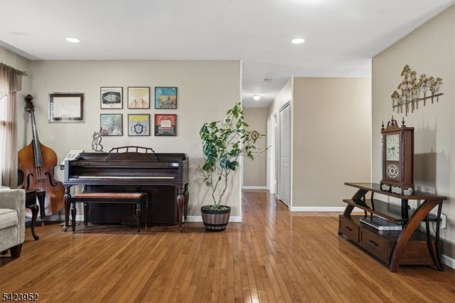 27 Summerall Rd, Franklin Twp., NJ 08873