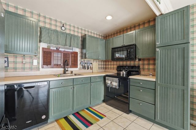 27 Summerall Rd, Franklin Twp., NJ 08873