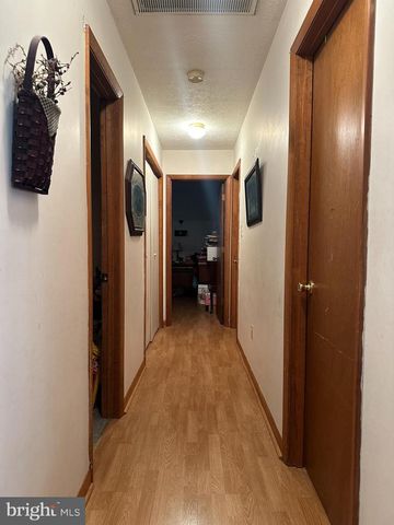 305 HACKBERRY DR, Stephens City, VA 22655