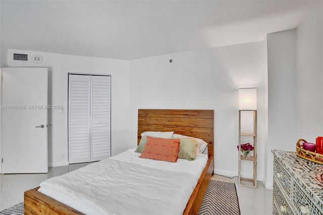 6767 Collins Ave 408, Miami Beach, FL 33141