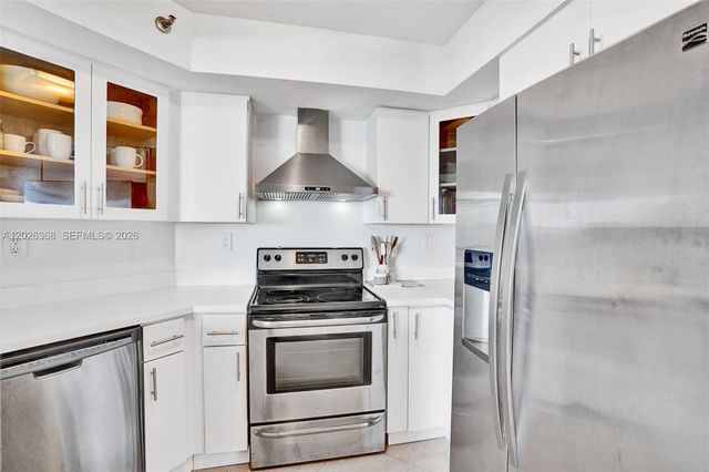 6767 Collins Ave 408, Miami Beach, FL 33141