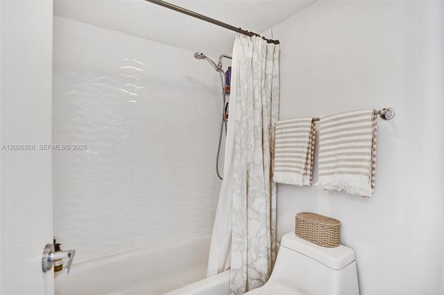 6767 Collins Ave 408, Miami Beach, FL 33141