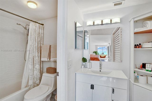 6767 Collins Ave 408, Miami Beach, FL 33141
