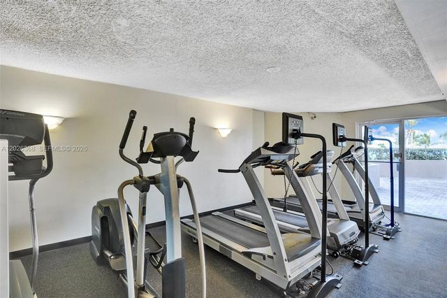 6767 Collins Ave 408, Miami Beach, FL 33141