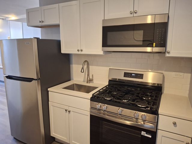 3149 W Wellington Avenue 1, Chicago, IL 60618