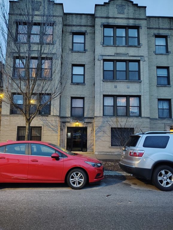 3149 W Wellington Avenue 1, Chicago, IL 60618