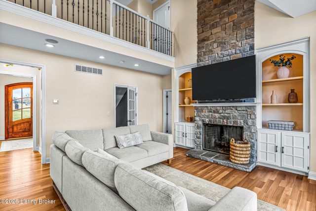 457 Grand Ave, Shepherdsville, KY 40165