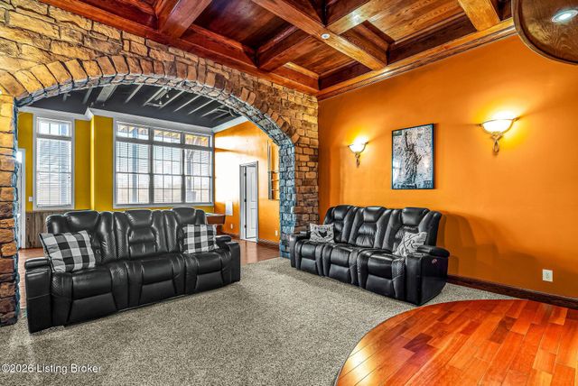 457 Grand Ave, Shepherdsville, KY 40165