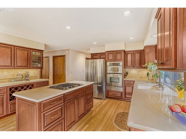 15435 Sw GLENEDEN Dr, Beaverton, OR 97007