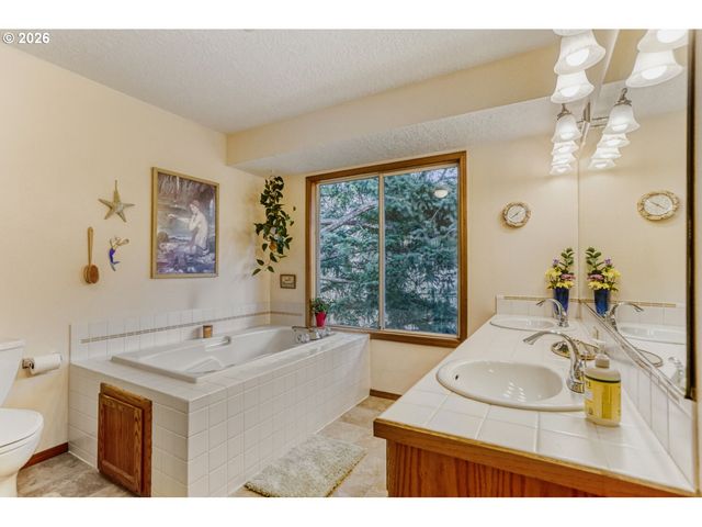 15435 Sw GLENEDEN Dr, Beaverton, OR 97007