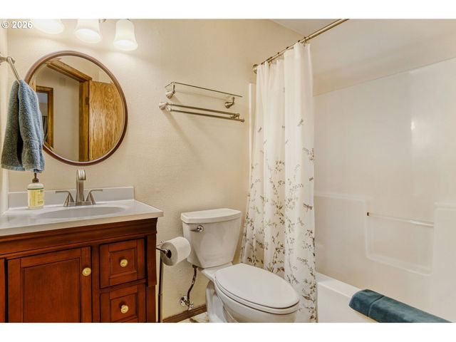 15435 Sw GLENEDEN Dr, Beaverton, OR 97007