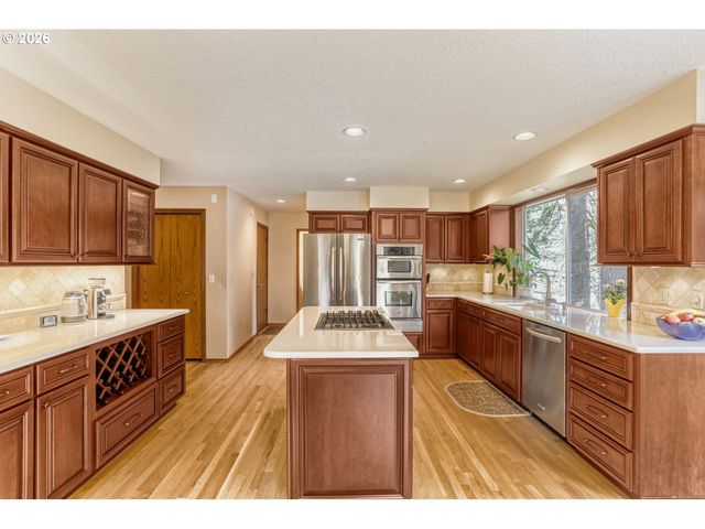 15435 Sw GLENEDEN Dr, Beaverton, OR 97007