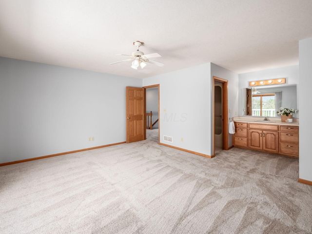 868 Fairway Drive, Howard, OH 43028