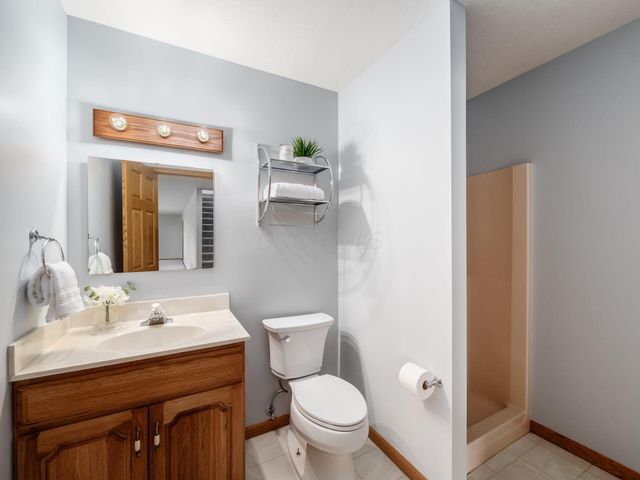 868 Fairway Drive, Howard, OH 43028