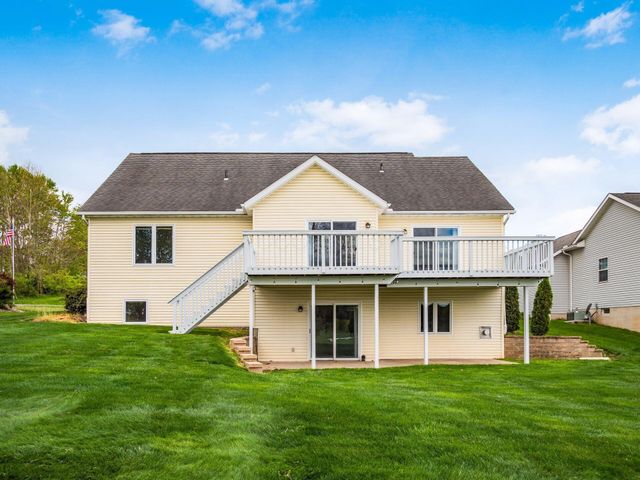 868 Fairway Drive, Howard, OH 43028