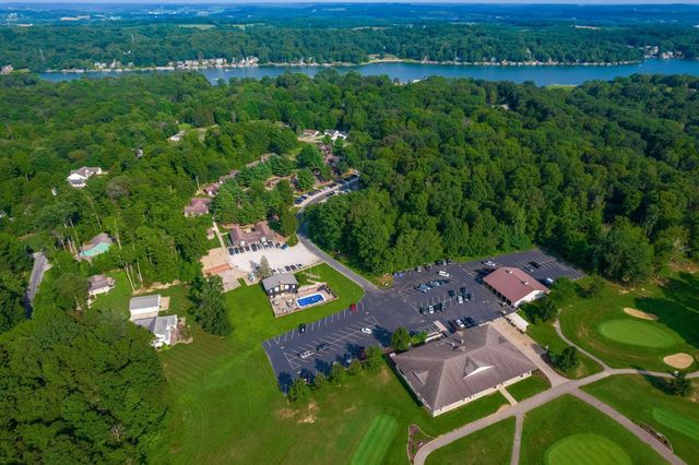 868 Fairway Drive, Howard, OH 43028