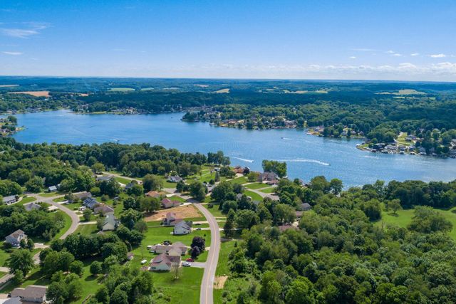 868 Fairway Drive, Howard, OH 43028
