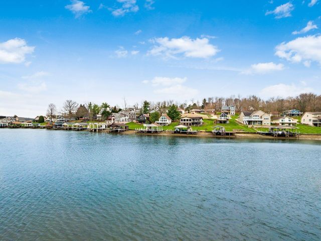 868 Fairway Drive, Howard, OH 43028