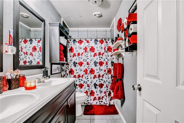 305 Birchwood Dr, Kingsville, TX 78363