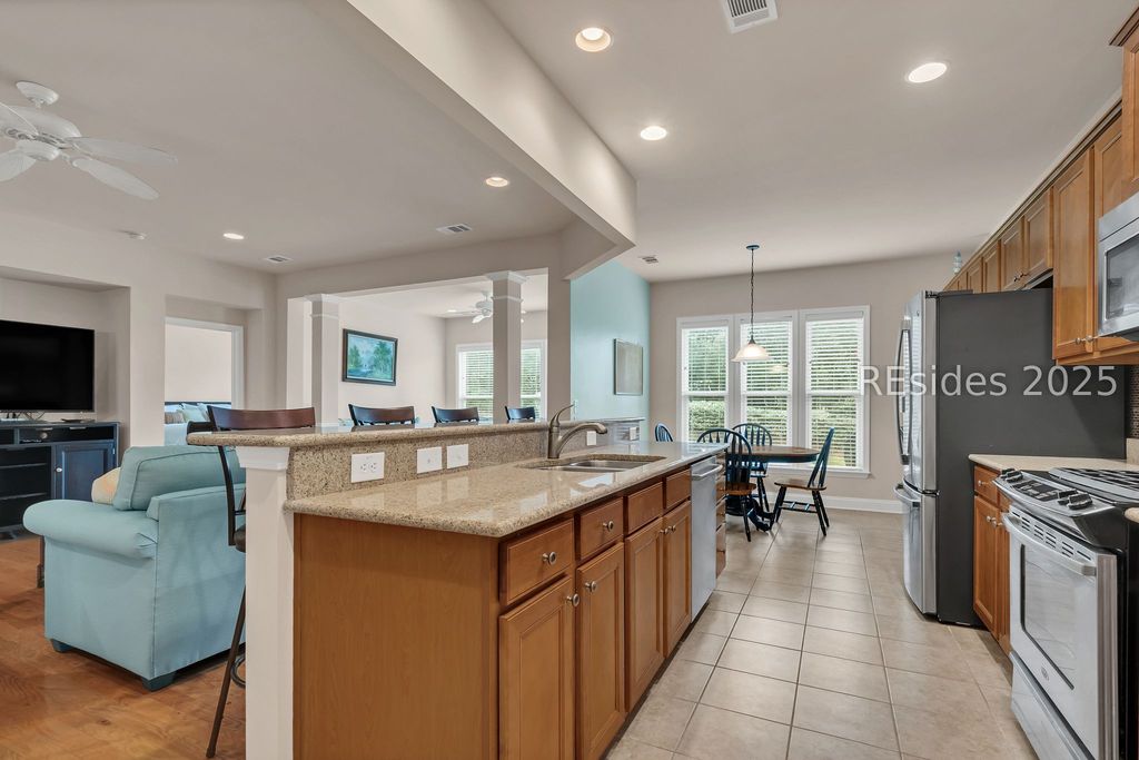 Image 13 of property listing at 514 Bluff Point Ln, Okatie, SC 29909