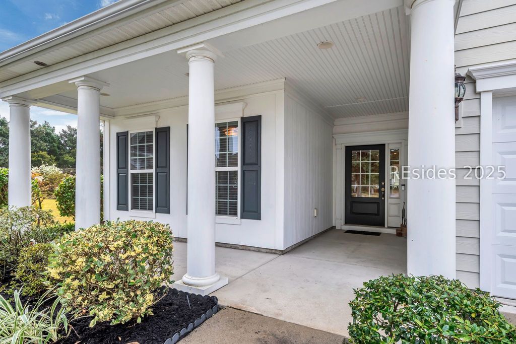 Image 3 of property listing at 514 Bluff Point Ln, Okatie, SC 29909