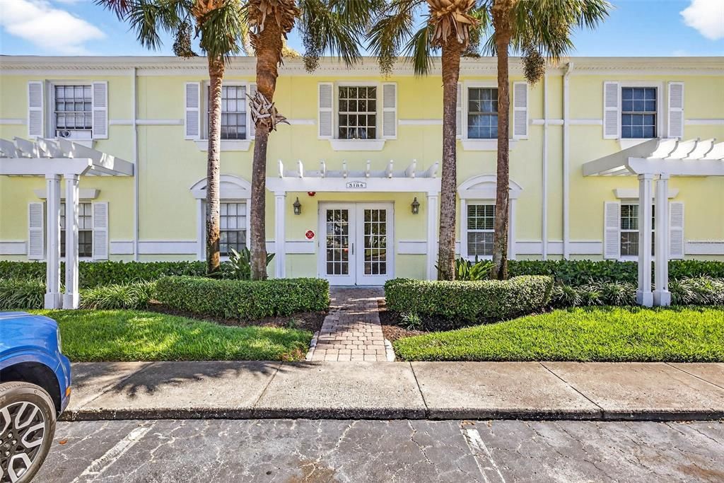 5184 BEACH DRIVE SE B, St Petersburg, FL 33705
