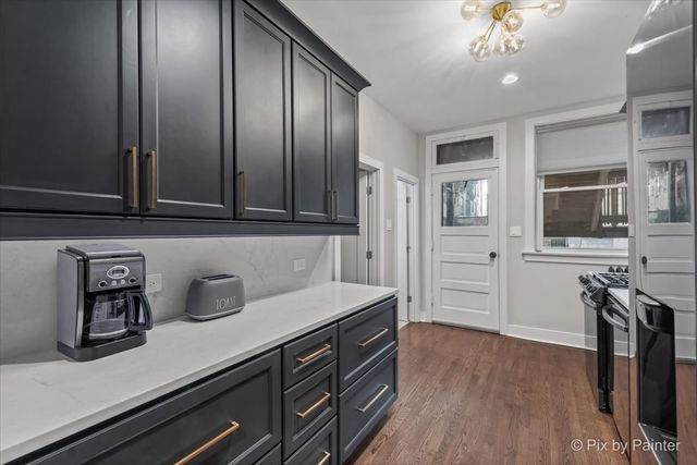 1057 W COLUMBIA Avenue 1E, Chicago, IL 60626