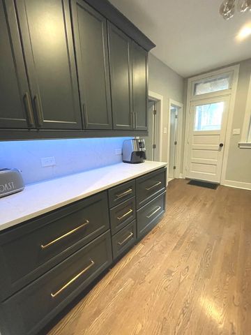 1057 W COLUMBIA Avenue 1E, Chicago, IL 60626