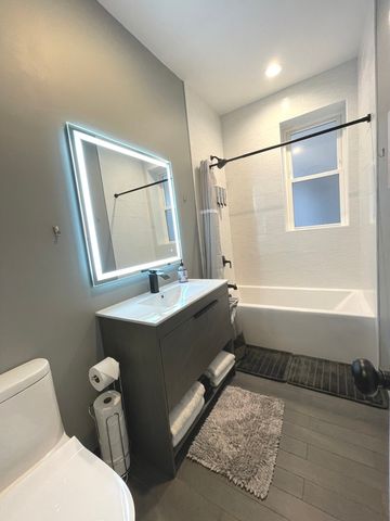 1057 W COLUMBIA Avenue 1E, Chicago, IL 60626