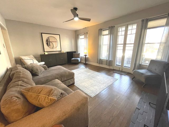 1057 W COLUMBIA Avenue 1E, Chicago, IL 60626