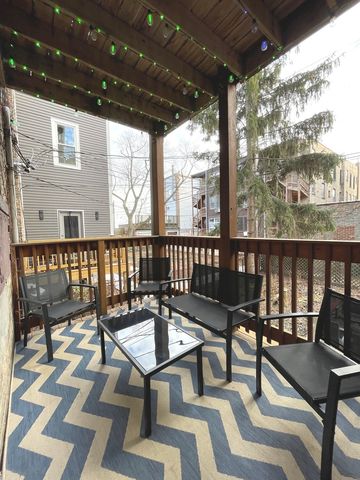 1057 W COLUMBIA Avenue 1E, Chicago, IL 60626