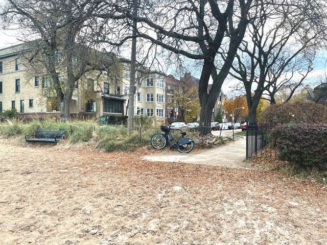 1057 W COLUMBIA Avenue 1E, Chicago, IL 60626