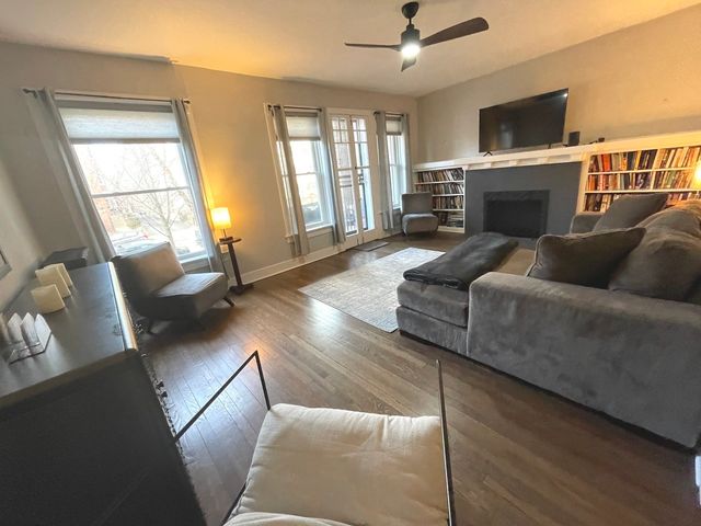 1057 W COLUMBIA Avenue 1E, Chicago, IL 60626