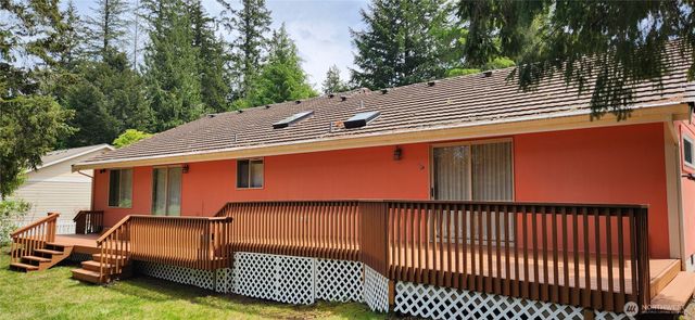 130 E Lakeland Way, Allyn, WA 98524