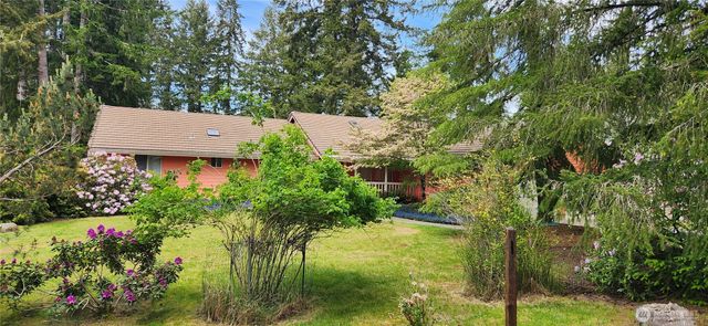 130 E Lakeland Way, Allyn, WA 98524