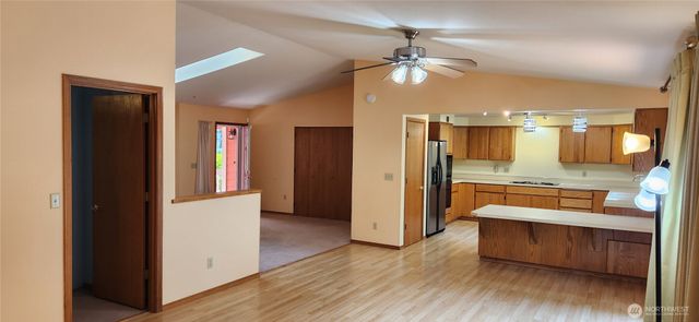 130 E Lakeland Way, Allyn, WA 98524