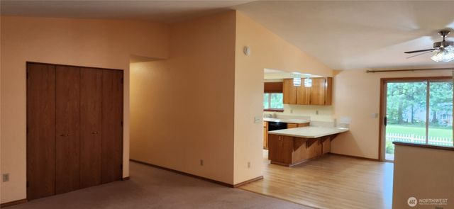 130 E Lakeland Way, Allyn, WA 98524
