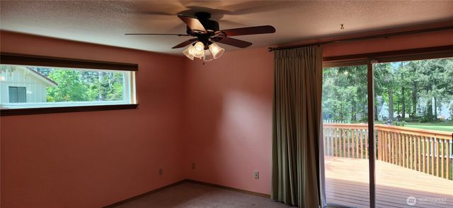 130 E Lakeland Way, Allyn, WA 98524