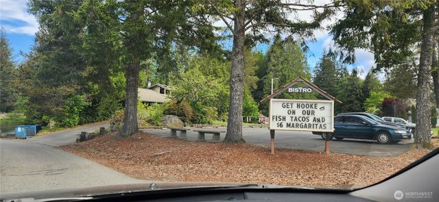 130 E Lakeland Way, Allyn, WA 98524