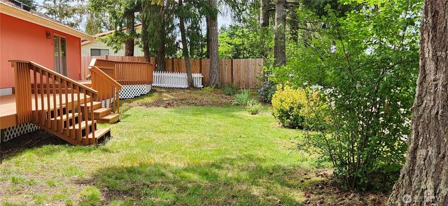 130 E Lakeland Way, Allyn, WA 98524