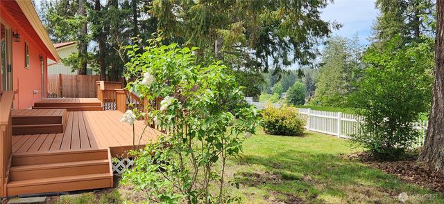 130 E Lakeland Way, Allyn, WA 98524