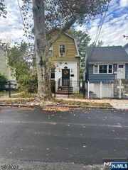 215 Linden Avenue, Irvington, NJ 07111