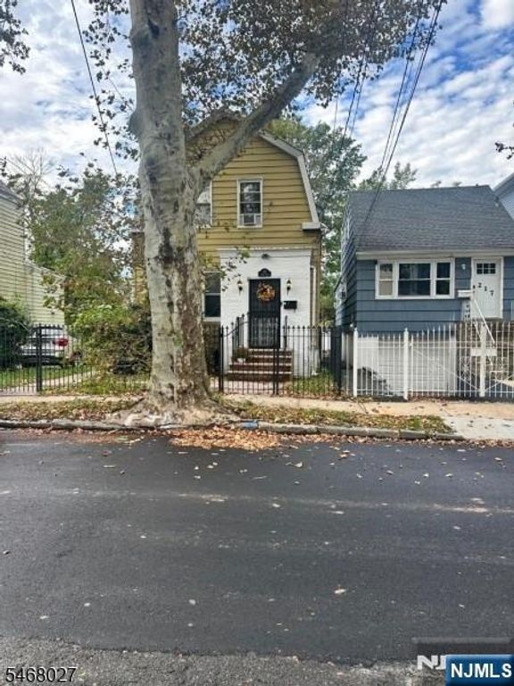 215 Linden Avenue, Irvington, NJ 07111