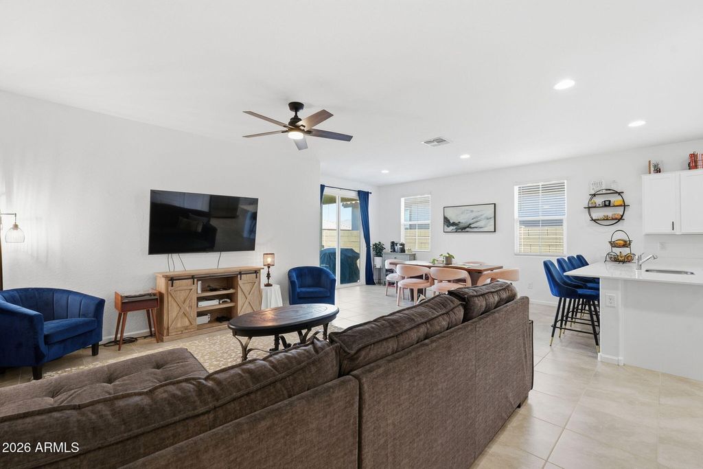Image 4 of property listing at 23128 E TWILIGHT Drive, Queen Creek, AZ 85142