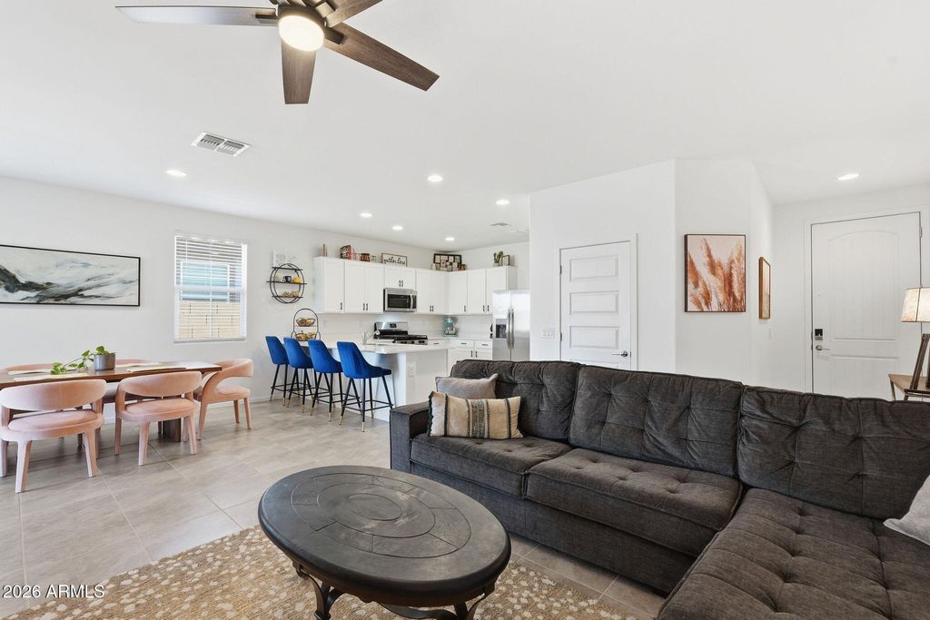 Image 5 of property listing at 23128 E TWILIGHT Drive, Queen Creek, AZ 85142