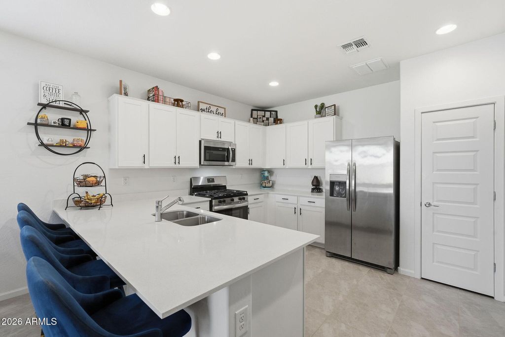 Image 6 of property listing at 23128 E TWILIGHT Drive, Queen Creek, AZ 85142