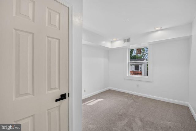 922 47TH ST NE, Washington, DC 20019