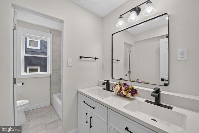 922 47TH ST NE, Washington, DC 20019