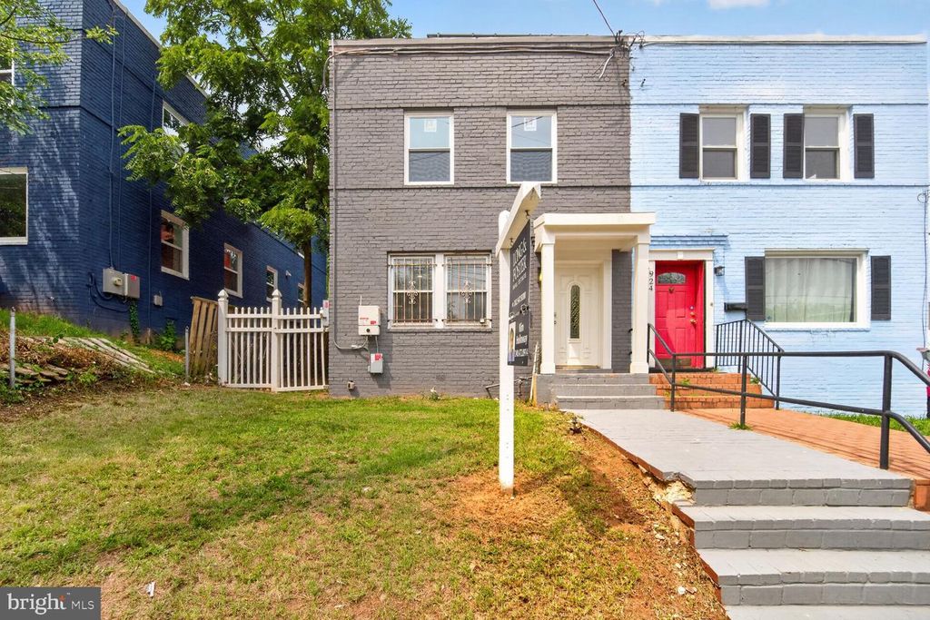 922 47TH ST NE, Washington, DC 20019