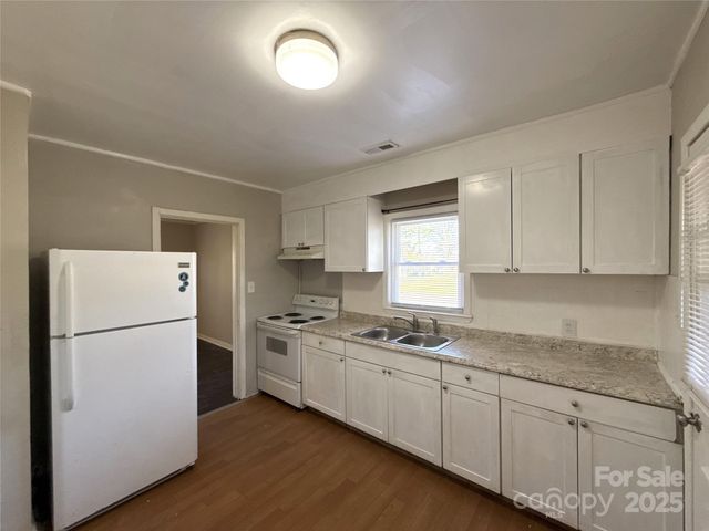 4115 Tresevant Avenue, Charlotte, NC 28208